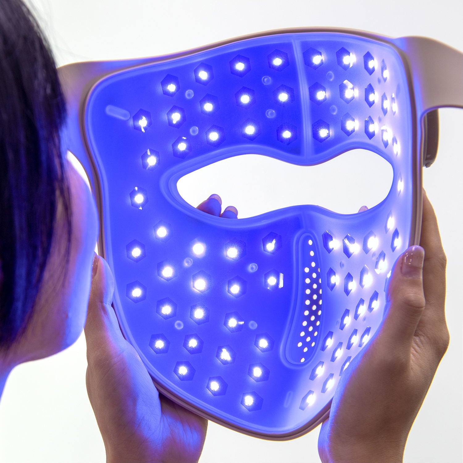 Máscara LED Facial LuminaBody Fototerapia clínica. Na sua rotina. Sem sair de casa.